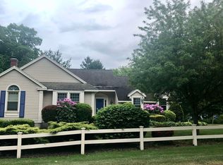 1 Alexander Dr, Hampton, NH 03842