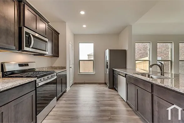 833 Serena Dr — Photo 17