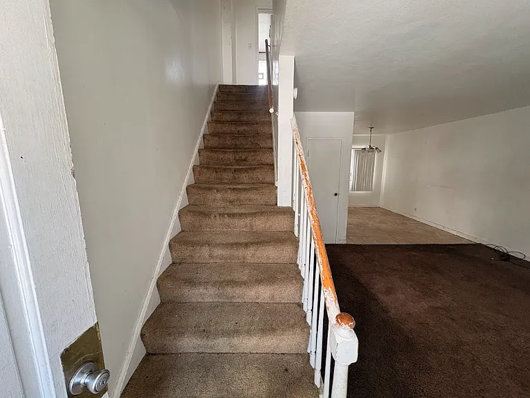 919 N Prairie Ave — Photo 7