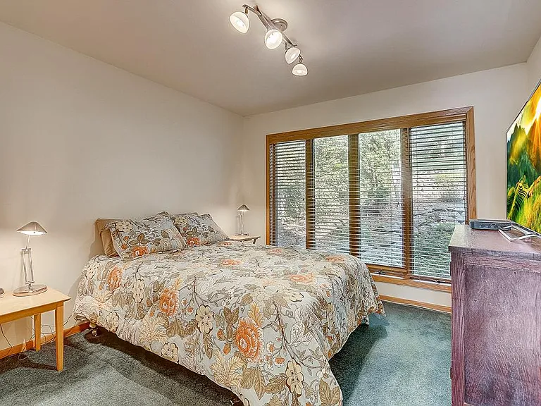 4216 Morris Park Rd — Photo 25