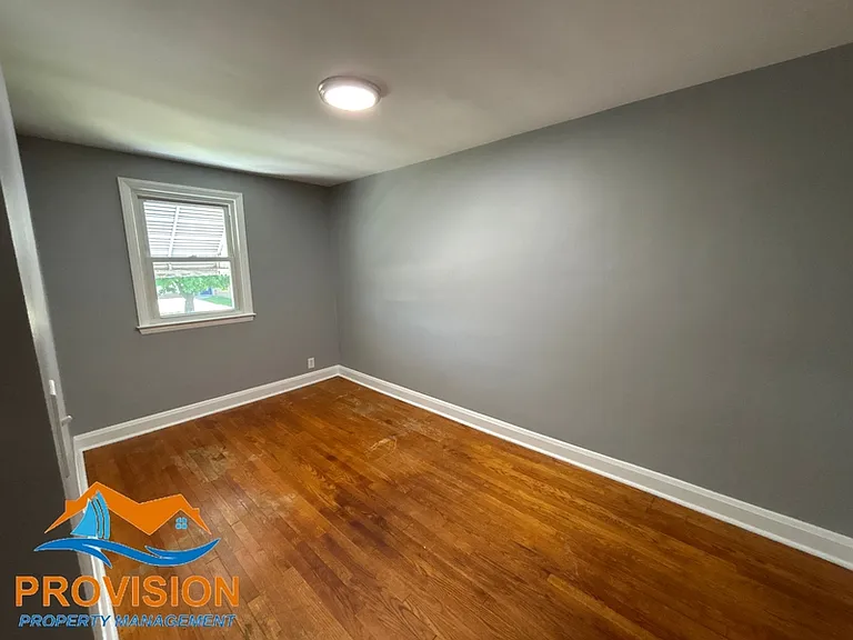 120 Kingston Rd — Photo 12