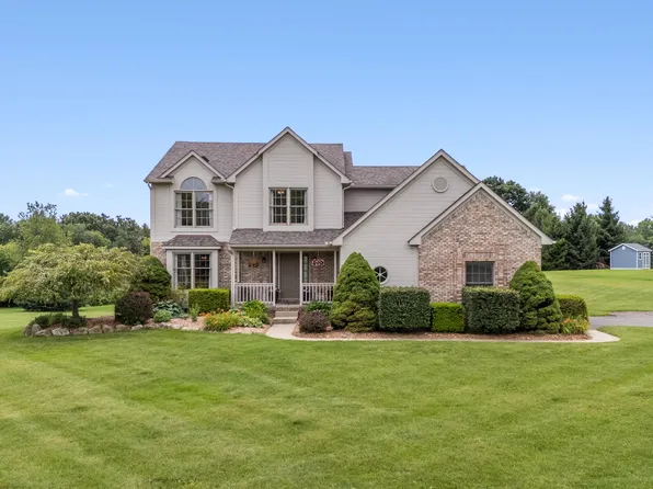 111 Oak Bark Dr, Howell, MI 48843