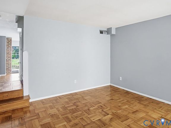 3rd image of 5900 Patterson Ave APT 17