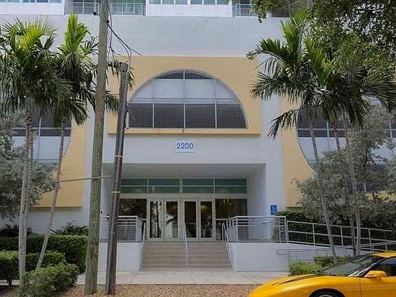 5th image of 2200 NE 4th Ave APT 402