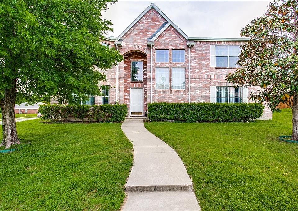 1st image of 628 Stellaway Dr