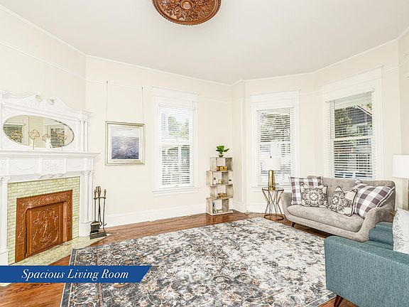 2nd image of 210 W Hyde Park Pl APT 4