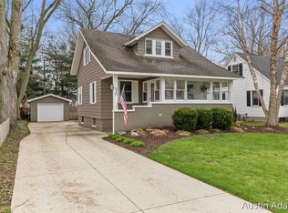 638 E Central Ave, Zeeland, MI 49464