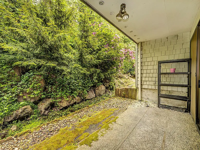 22715 Lakeview Dr #J2 — Photo 9