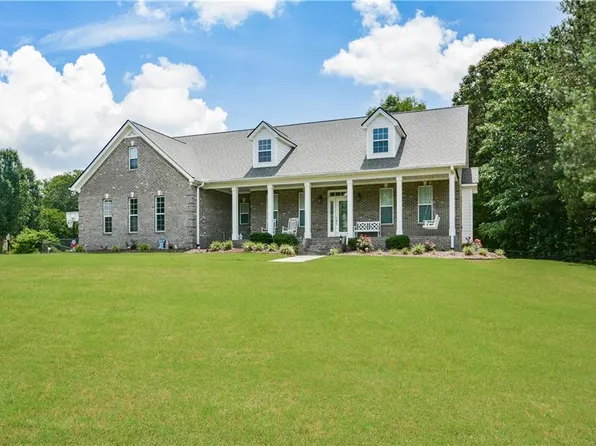 519 Mill Run Dr, Bremen, GA 30110
