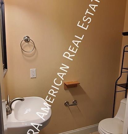 4th image of 2103 Pomegranate Ct