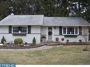 25 Woodmere Ct, Paoli, PA 19301