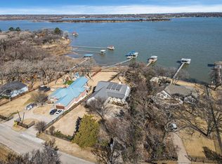 9000 Heron Dr, Fort Worth, TX 76108