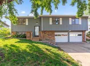13815 Washington Cir, Omaha, NE 68137