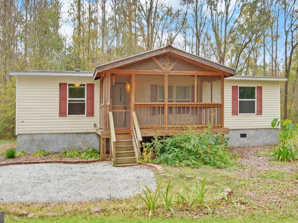 660 N Hicks Rd, Toccoa, GA 30577