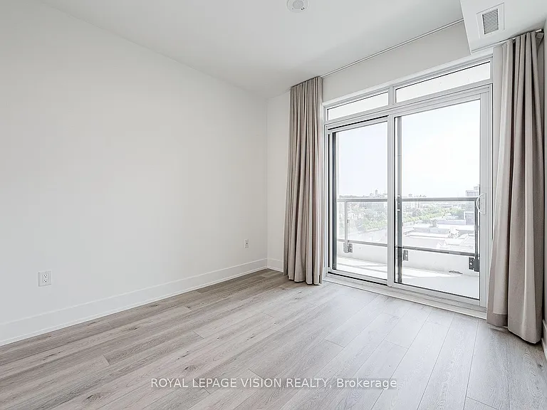 858 Dupont St #728 — Photo 26