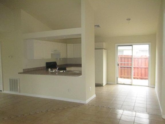 3rd image of 684 30th Ave SW