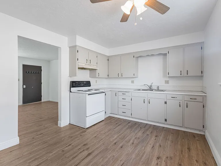 1524 Laprele St #1-4 — Photo 3