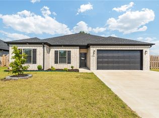 201 Tricha Cir, Gravette, AR 72736