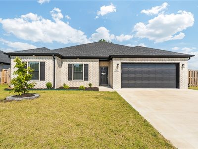 201 Tricha Cir, Gravette, AR, 72736