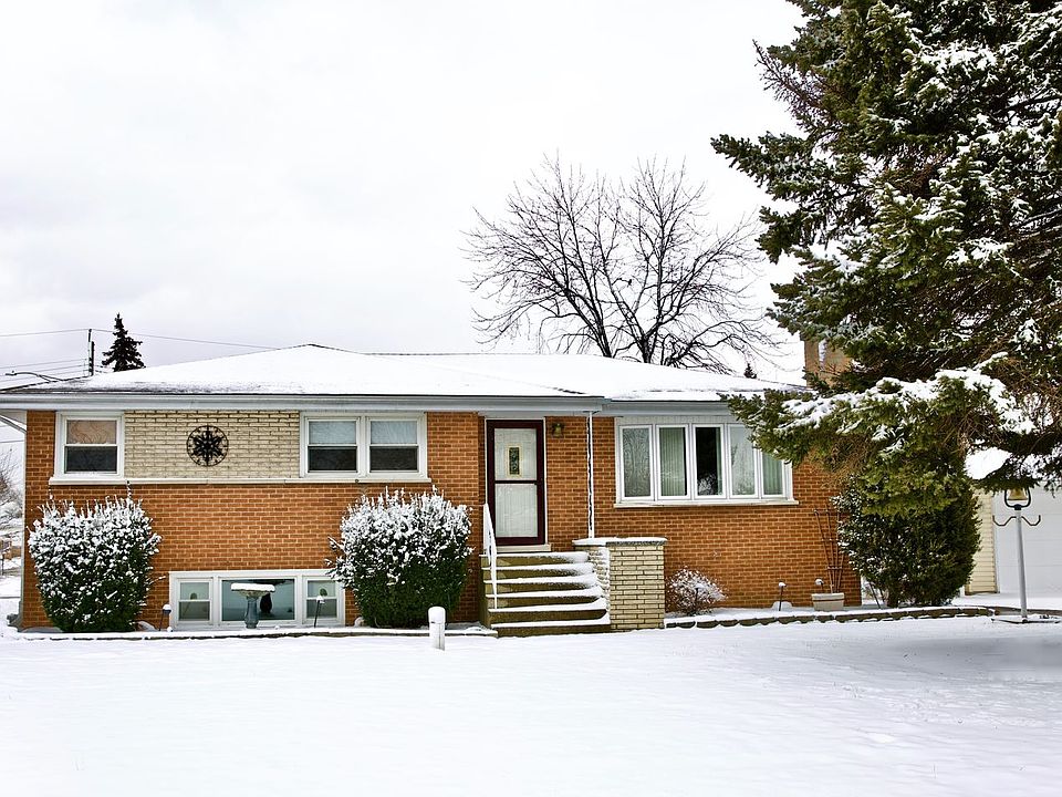 1st image of 7901 W 74th St