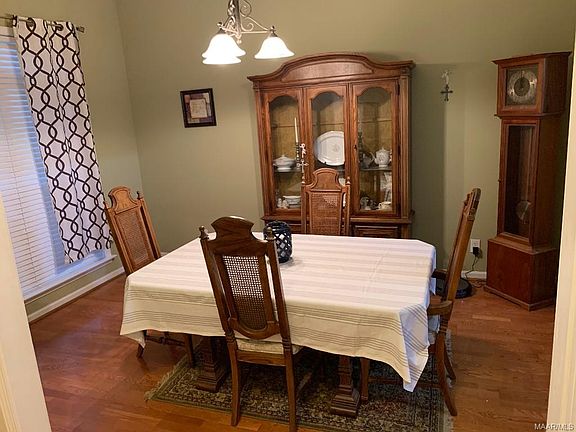 4th image of 1331 Hallwood Ln