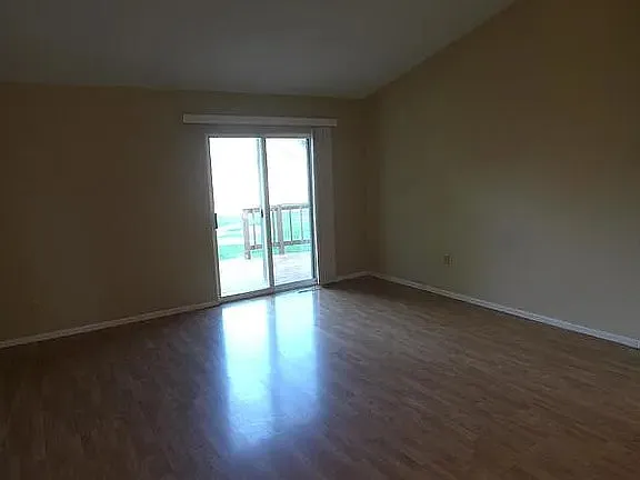 4787 Sunvalley Dr — Photo 9