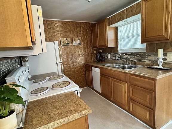 3rd image of 66236 Eaton Rd N #236