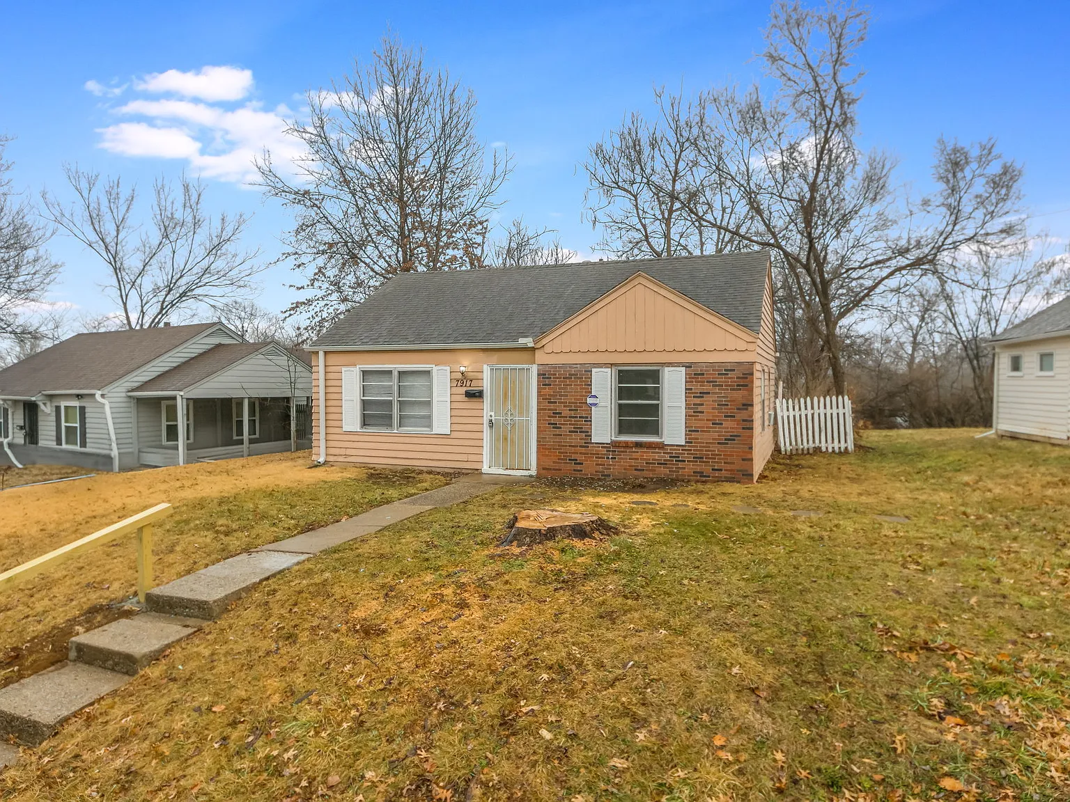 3 bed, 948 sqft, $1,475 — Photo 1
