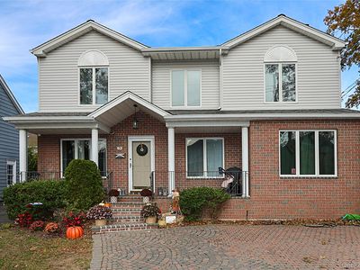 83 Lexington Avenue, Westbury, NY, 11590