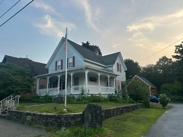 90 Locust Ave, Worcester, MA 01604