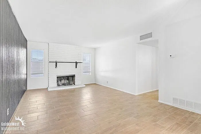 3 bed, 2.0 bath, 1230 sqft, $1,895 — Photo 2