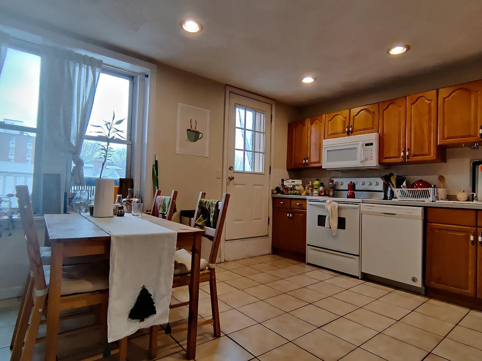 3 bed, 1550 sqft, $4,500 — Photo 2