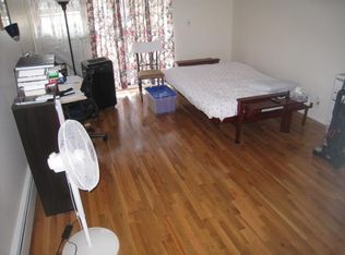 2524 38th St APT 2R, Astoria, NY 11103