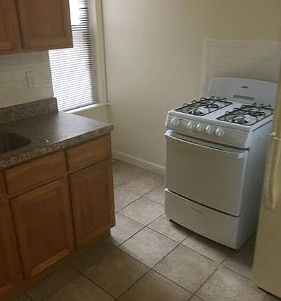 4th image of 7711 164th St #2