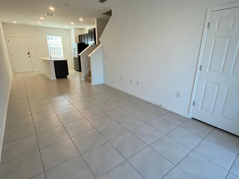 8319 Zenith Cir — Photo 4