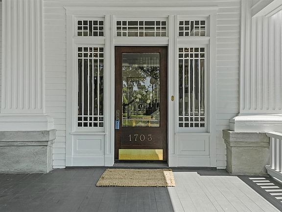 4th image of 1703 Broadway St