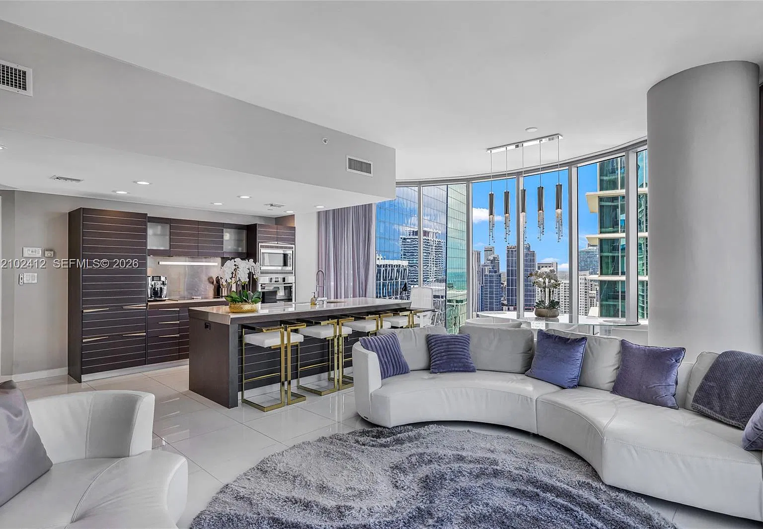 Epic West Condo — Photo 1