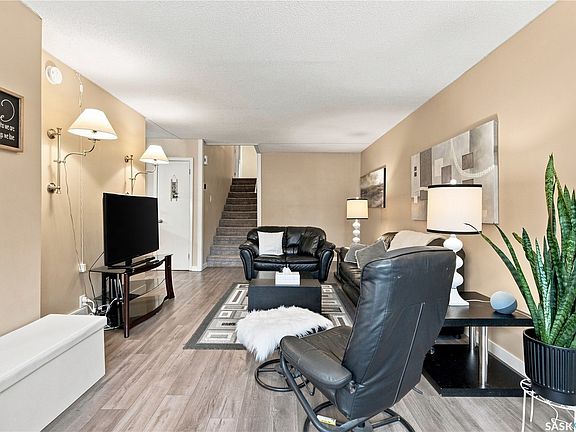 4th image of 80 Spence Street