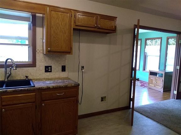 5th image of 308 Ironwood Dr