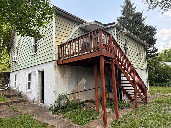 3rd image of 108 Cross Lanes Dr