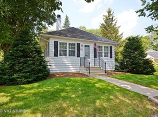 903 S 7th St, Saint Charles, IL 60174