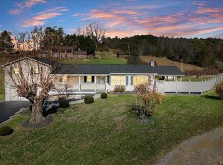 5522 Thornspring Heights Ln, Pulaski, VA 24301