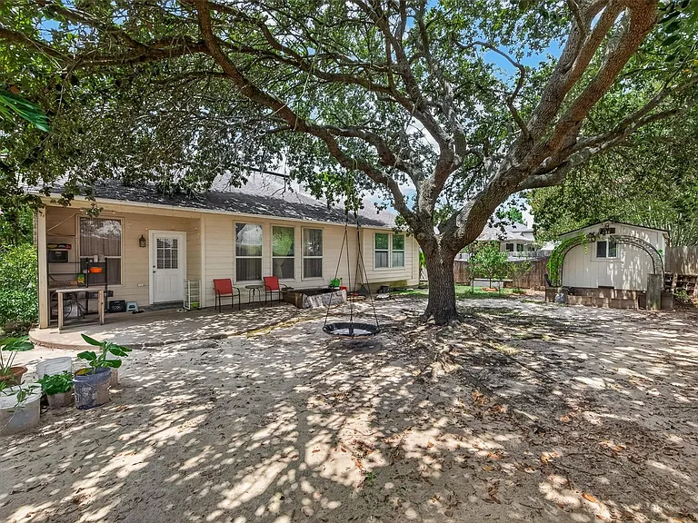 8910 Aberdeen Park Dr — Photo 40