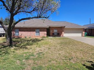 1803 Sprucewood Ave, Stephenville, TX 76401