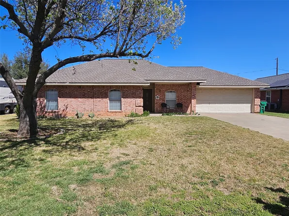 1803 Sprucewood Ave, Stephenville, TX 76401