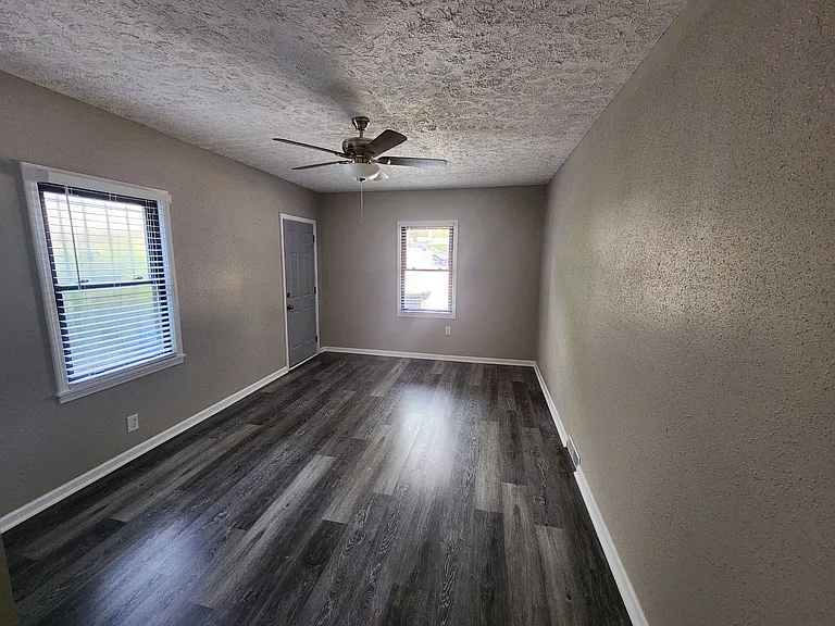 4524 Lasalle Dr — Photo 11