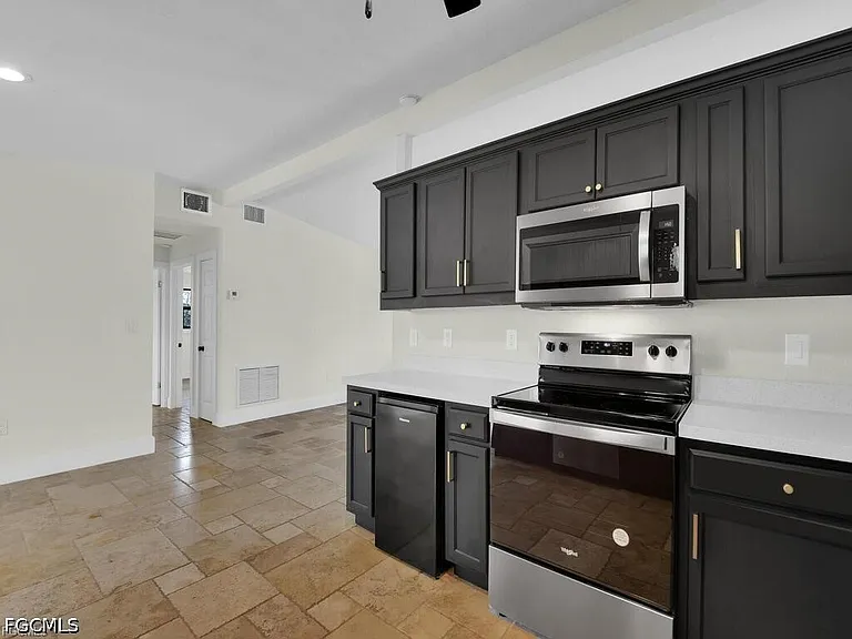 2224 Aldridge Ave — Photo 7