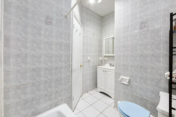 Rented by Douglas Elliman | media 4