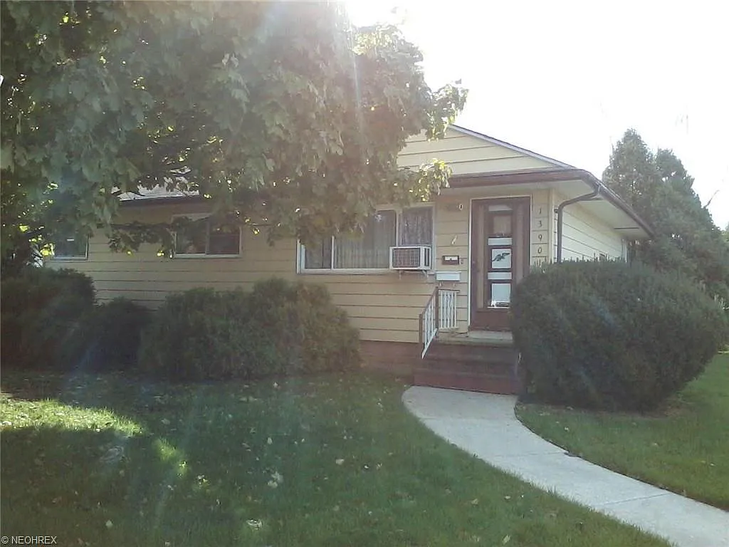 13901 Brookdale Ave photo 1