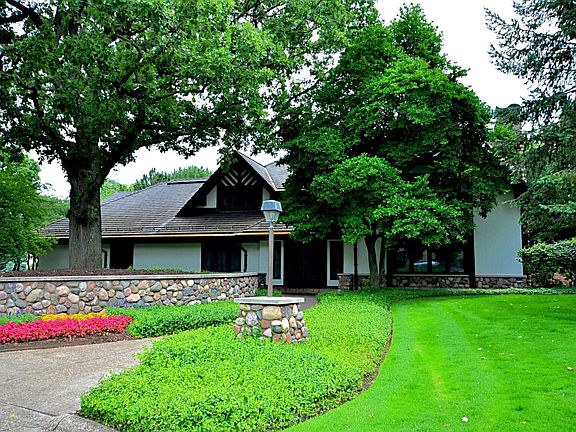 5th image of 722 Midwest Club Pkwy